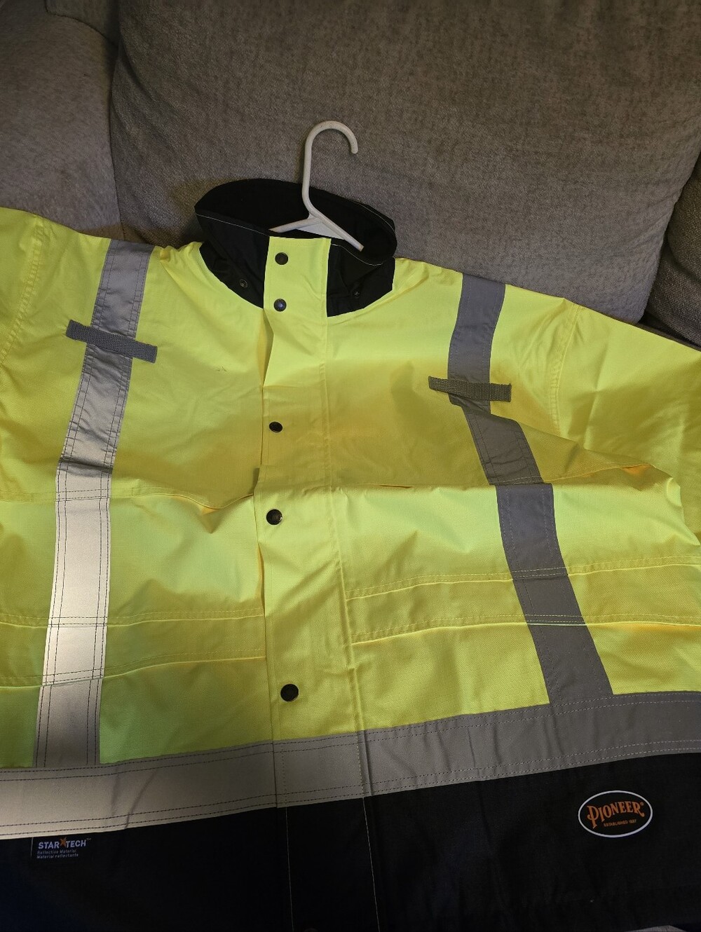 NEW 2xl Hi Vis Waterproof Safety Jacket Windbreaker. NWT